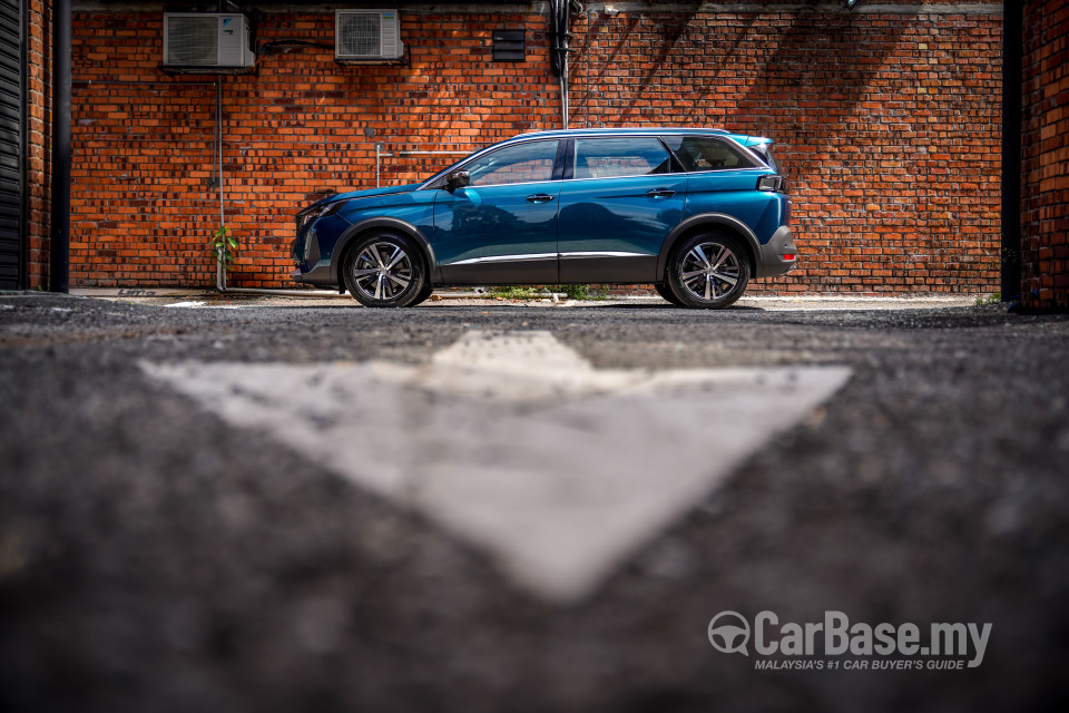 Peugeot 5008 P87 Facelift (2021) Exterior