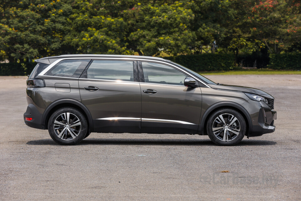 Peugeot 5008 P87 Facelift (2021) Exterior