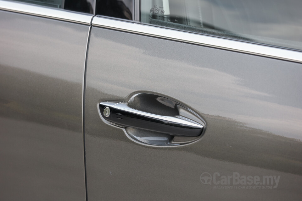 Peugeot 5008 P87 Facelift (2021) Exterior