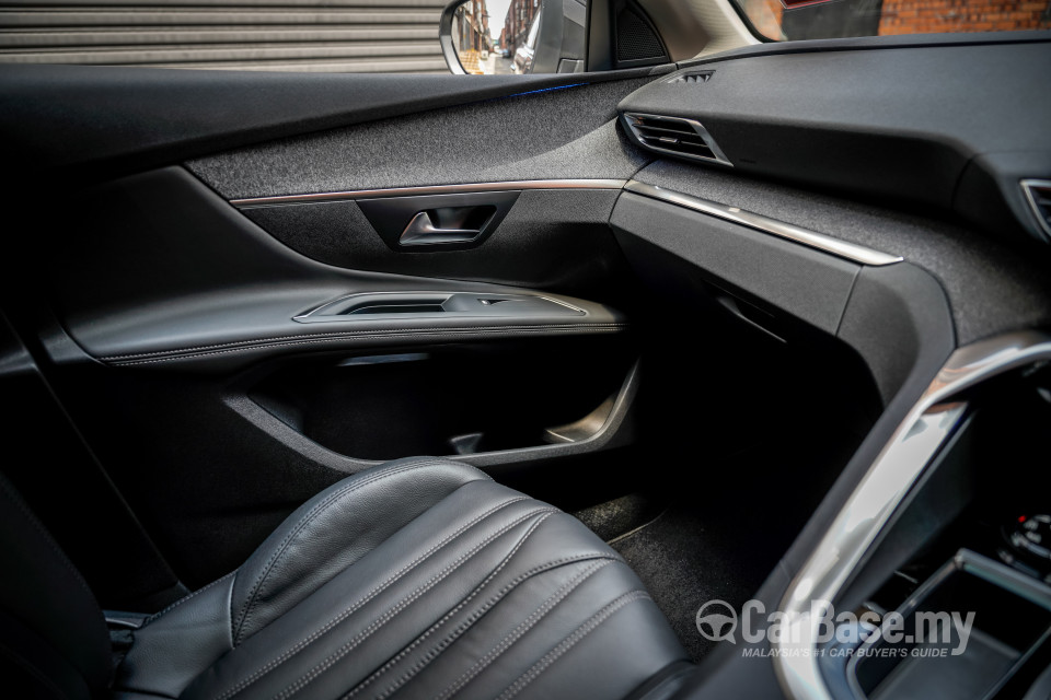 Peugeot 5008 P87 Facelift (2021) Interior