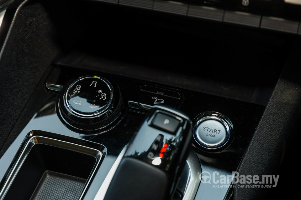 Peugeot 5008 P87 Facelift (2021) Interior