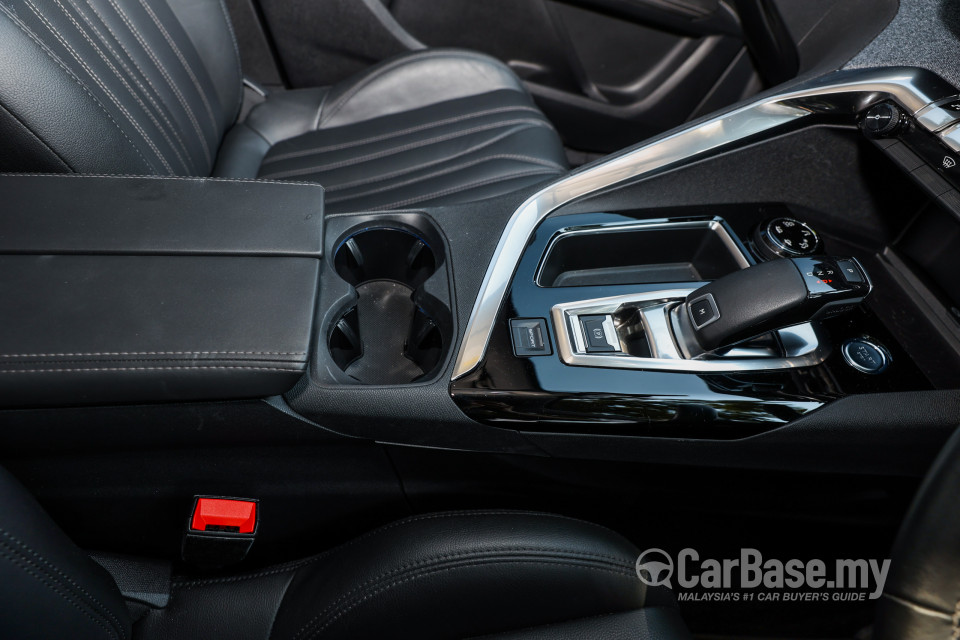 Peugeot 5008 P87 Facelift (2021) Interior