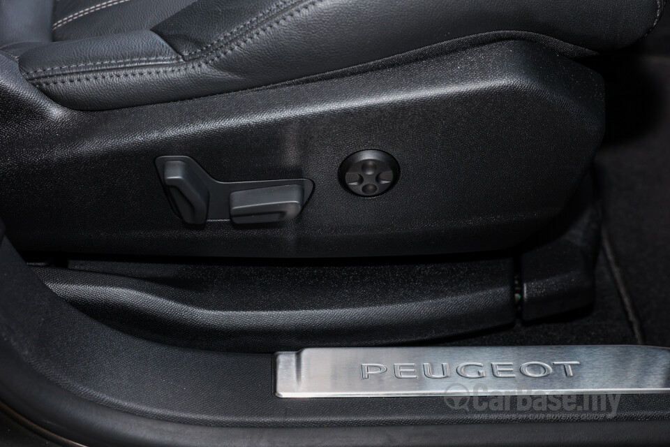 Peugeot 5008 P87 Facelift (2021) Interior