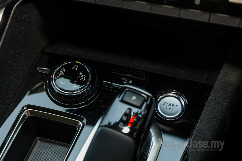 Peugeot 5008 P87 Facelift (2021) Interior