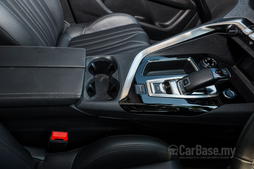 Peugeot 5008 P87 Facelift (2021) Interior