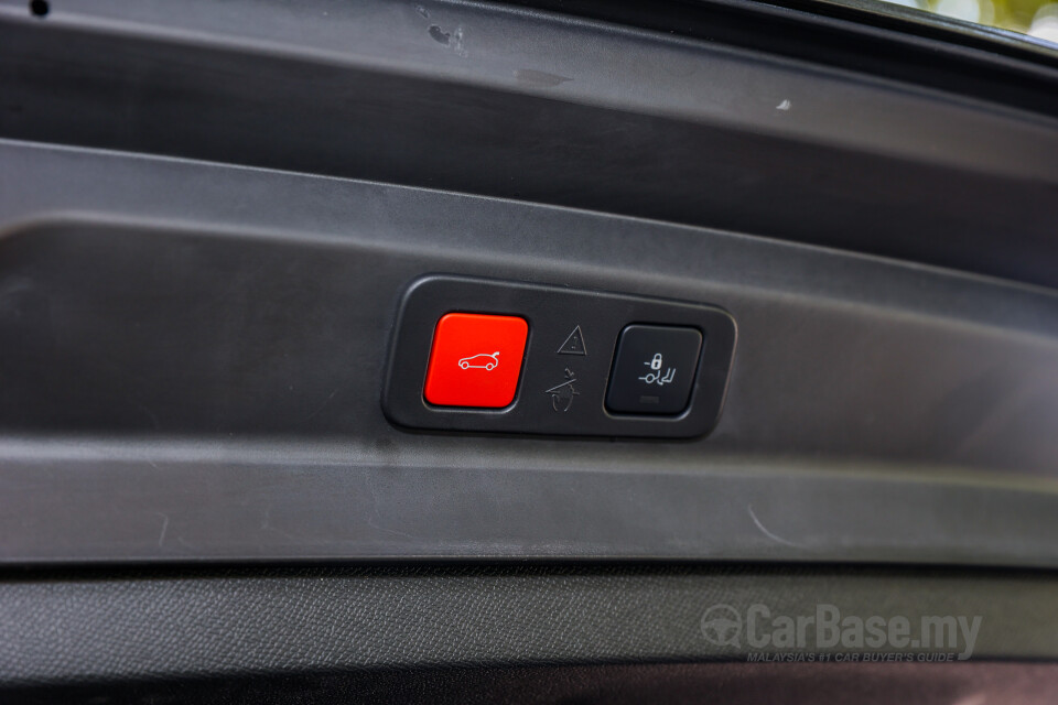 Peugeot 5008 P87 Facelift (2021) Interior