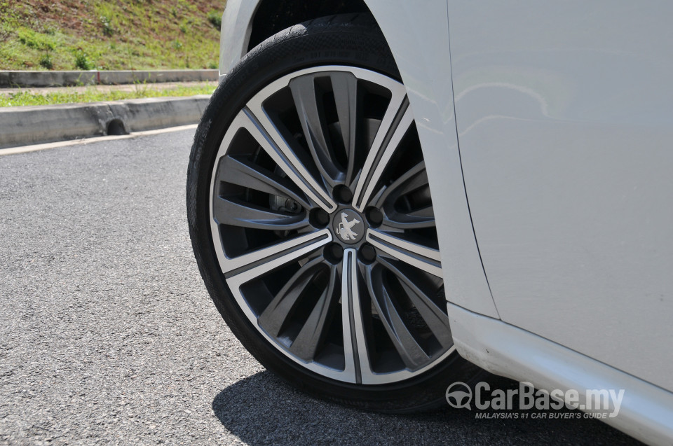 Peugeot 508 SW Mk1 (2012) Exterior