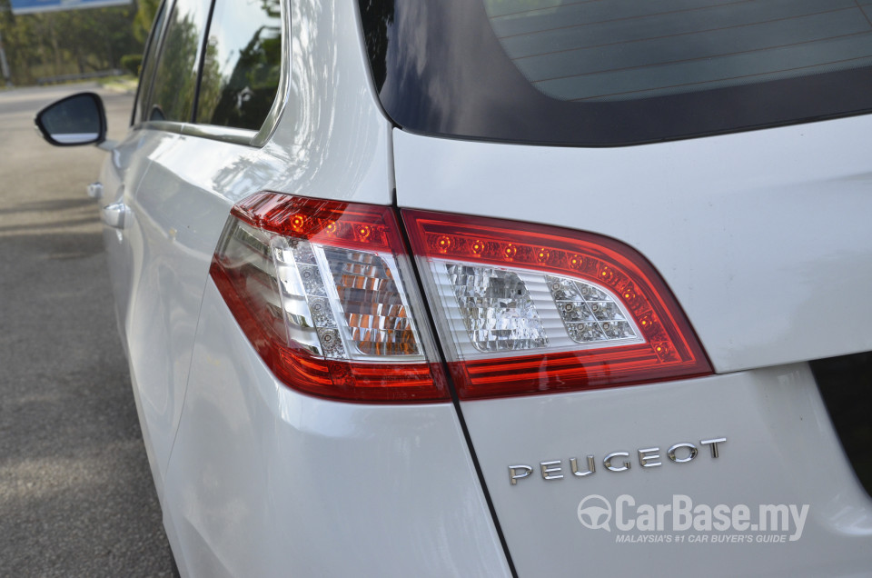Peugeot 508 SW Mk1 (2012) Exterior
