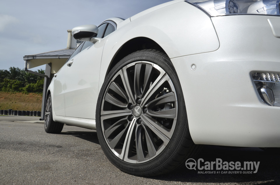 Peugeot 508 SW Mk1 (2012) Exterior