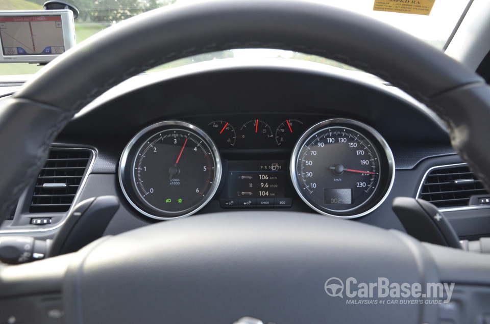 Peugeot 508 SW Mk1 (2012) Interior
