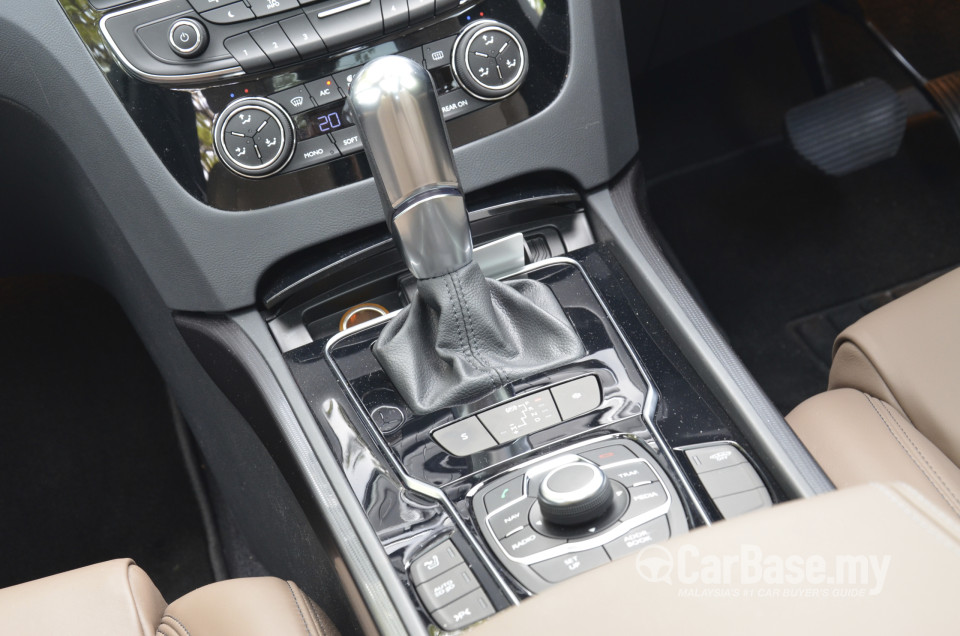 Peugeot 508 SW Mk1 (2012) Interior
