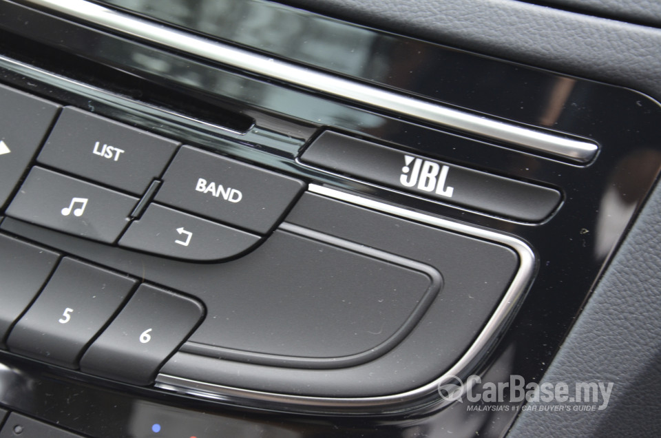 Peugeot 508 SW Mk1 (2012) Interior