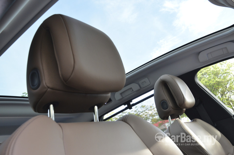 Peugeot 508 SW Mk1 (2012) Interior