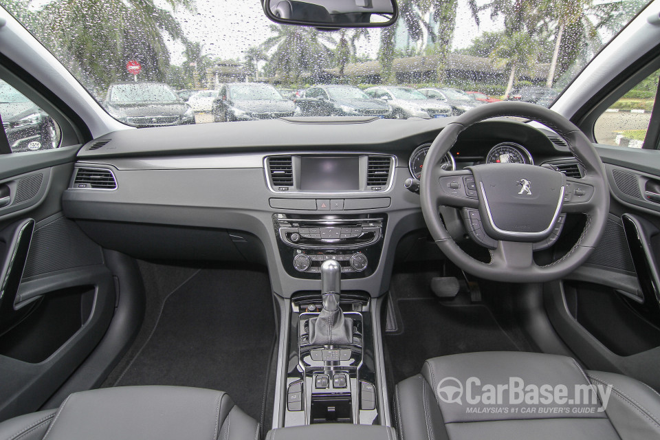 Peugeot 508 SW Mk1 Facelift (2015) Interior