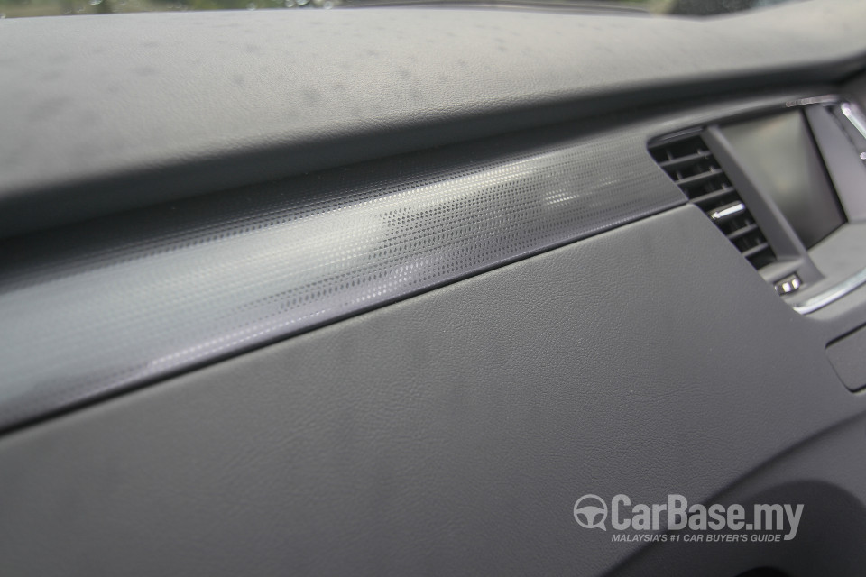 Peugeot 508 SW Mk1 Facelift (2015) Interior