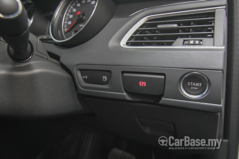 Peugeot 508 SW Mk1 Facelift (2015) Interior