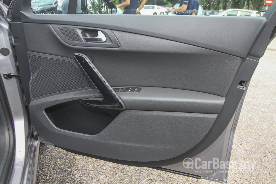 Peugeot 508 SW Mk1 Facelift (2015) Interior