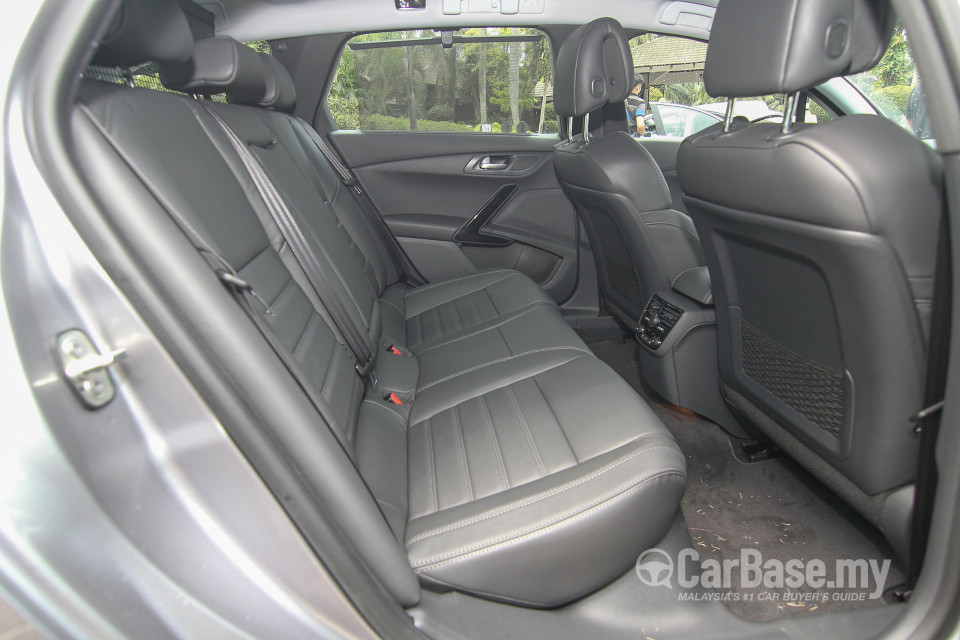 Peugeot 508 SW Mk1 Facelift (2015) Interior