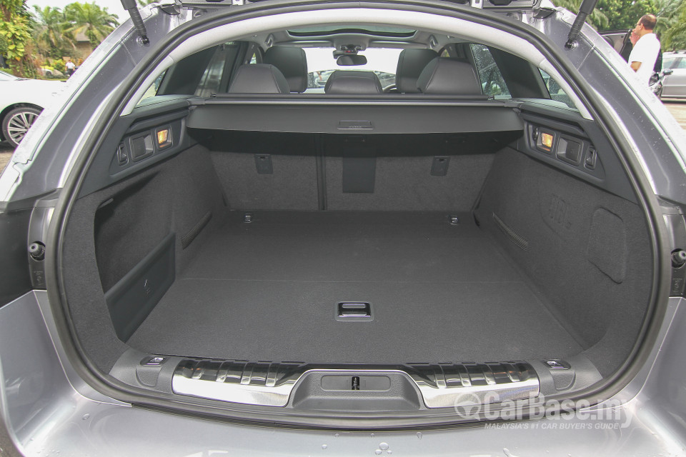 Peugeot 508 SW Mk1 Facelift (2015) Interior