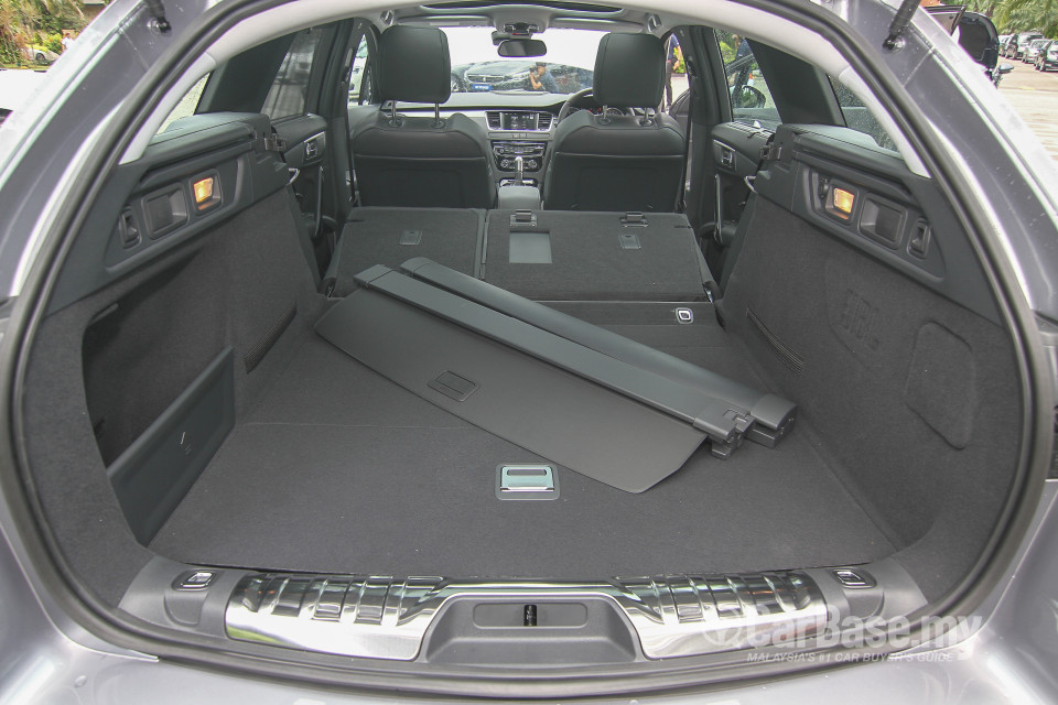 Peugeot 508 SW Mk1 Facelift (2015) Interior