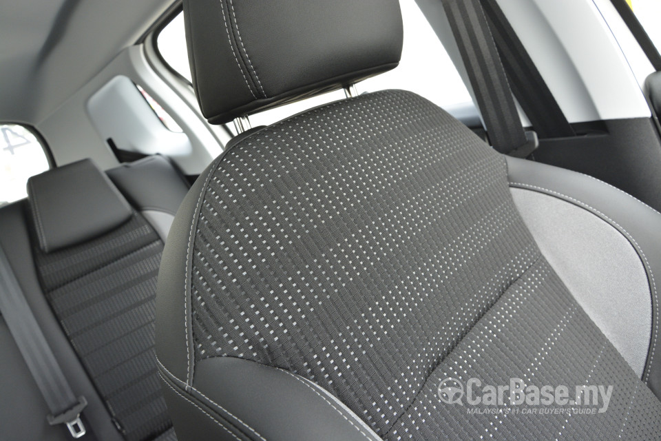 Peugeot 2008 A94 (2014) Interior
