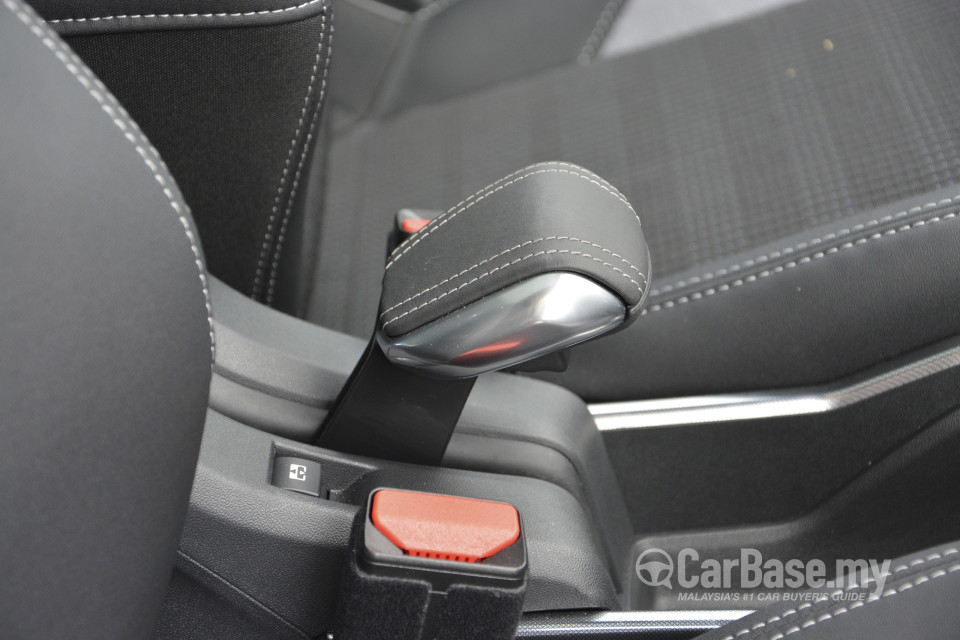 Peugeot 2008 A94 (2014) Interior