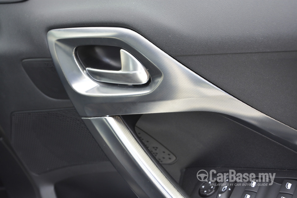 Peugeot 2008 A94 (2014) Interior