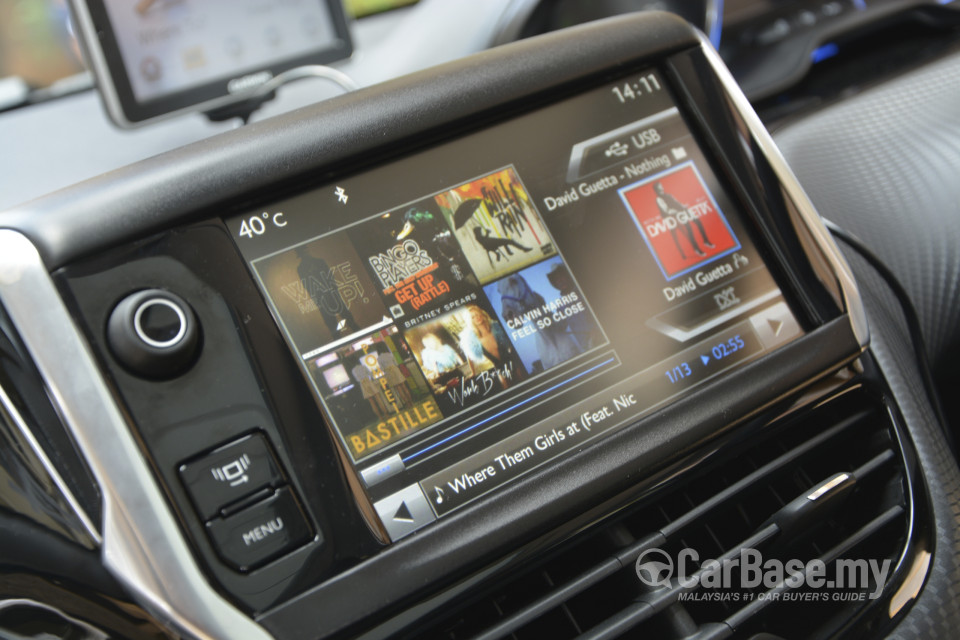 Peugeot 2008 A94 (2014) Interior