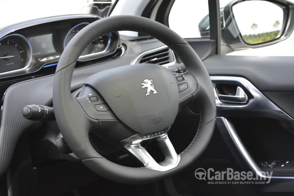 Peugeot 2008 A94 (2014) Interior