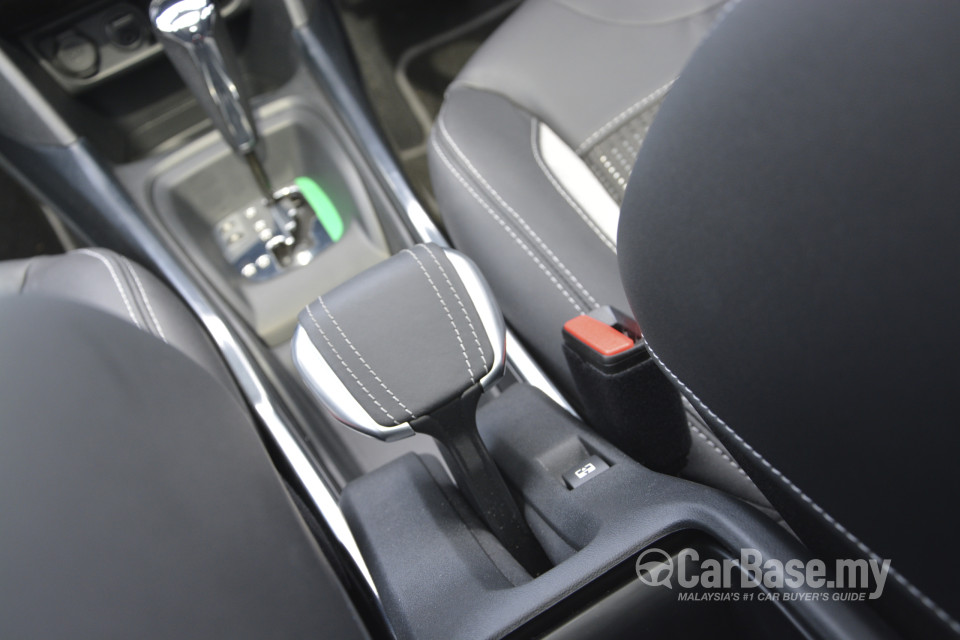 Peugeot 2008 A94 (2014) Interior