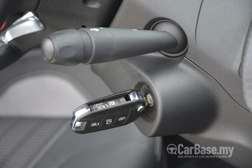 Peugeot 2008 A94 (2014) Interior