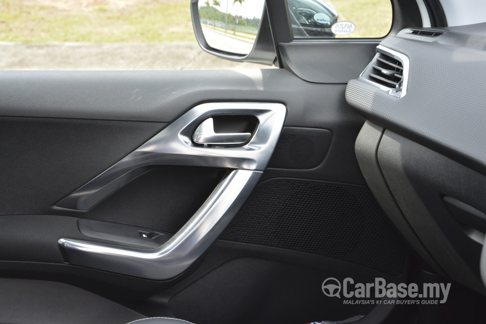 Peugeot 2008 A94 (2014) Interior