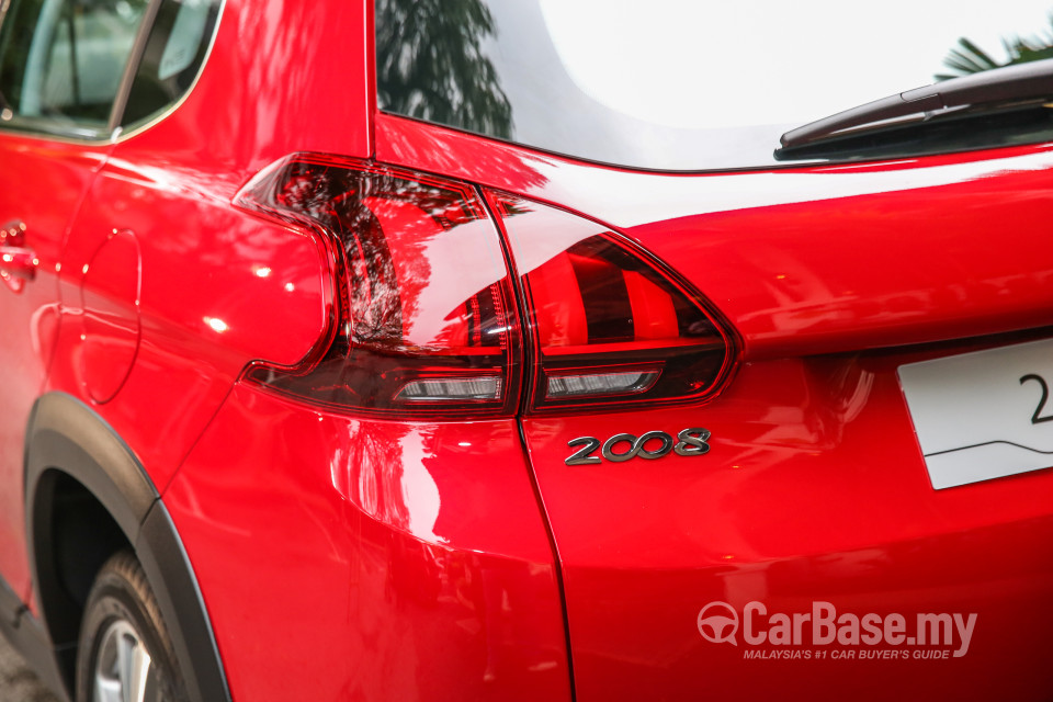 Peugeot 2008 A94 Facelift (2017) Exterior
