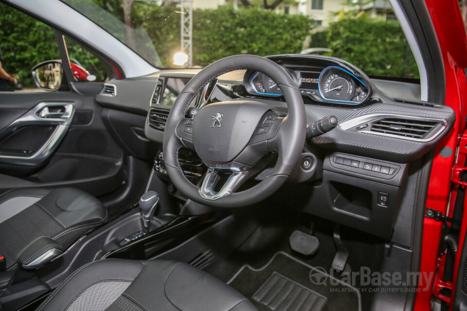 Nissan Navara D23 (2015) Interior