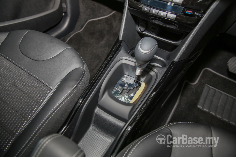 Peugeot 2008 A94 Facelift (2017) Interior