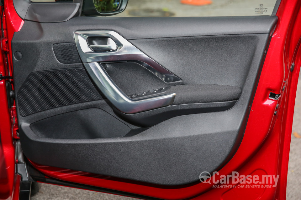 Peugeot 2008 A94 Facelift (2017) Interior