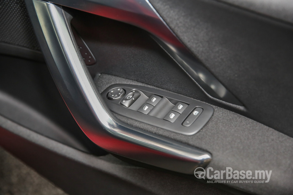 Peugeot 2008 A94 Facelift (2017) Interior