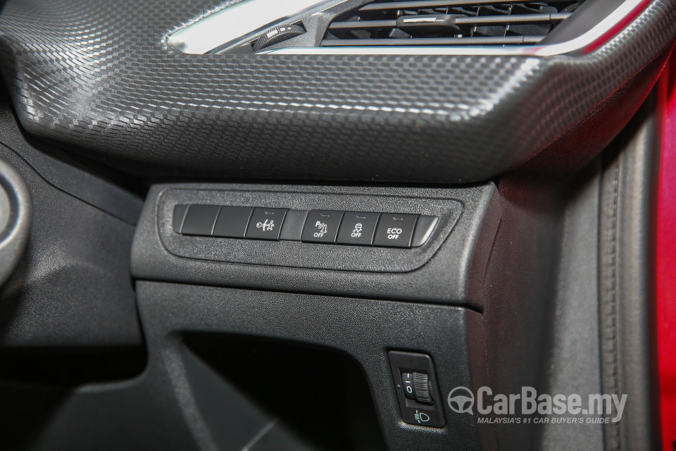 Peugeot 2008 A94 Facelift (2017) Interior