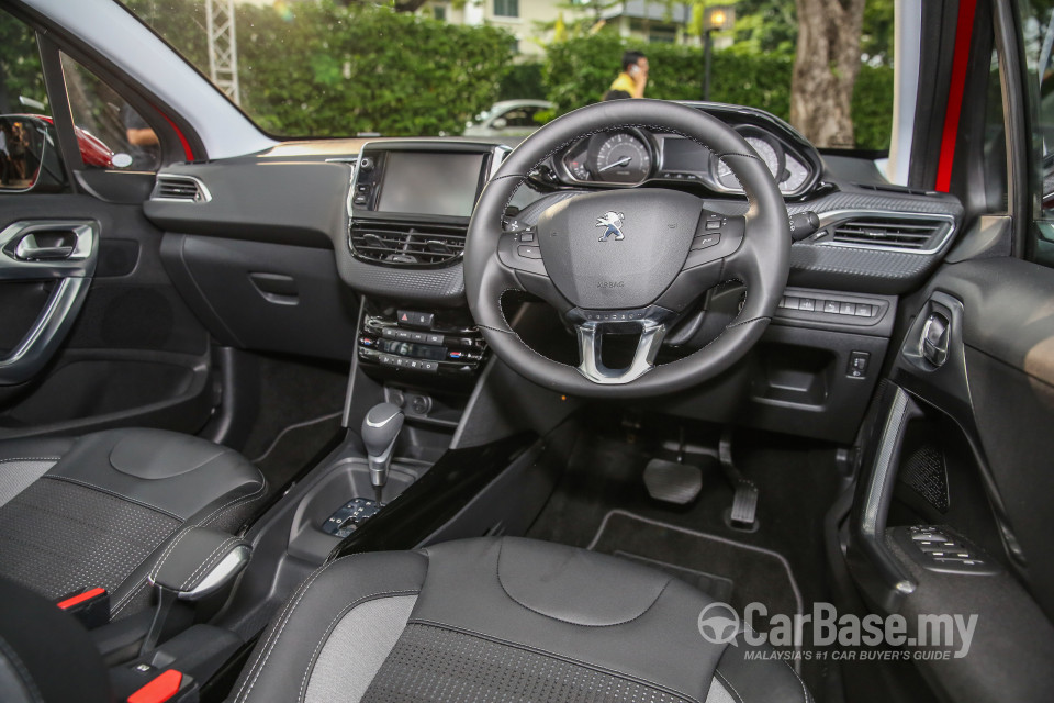 Peugeot 2008 A94 Facelift (2017) Interior