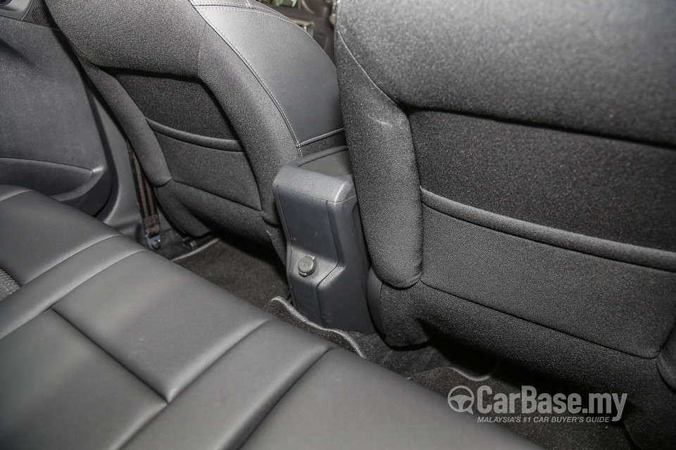 Peugeot 2008 A94 Facelift (2017) Interior
