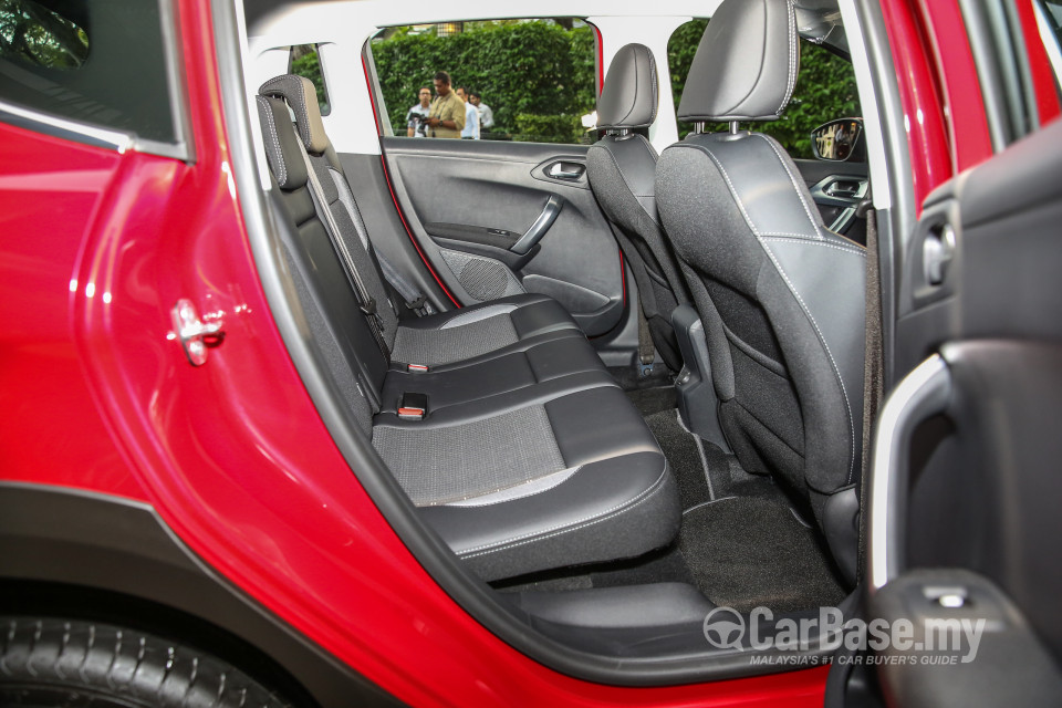 Peugeot 2008 A94 Facelift (2017) Interior