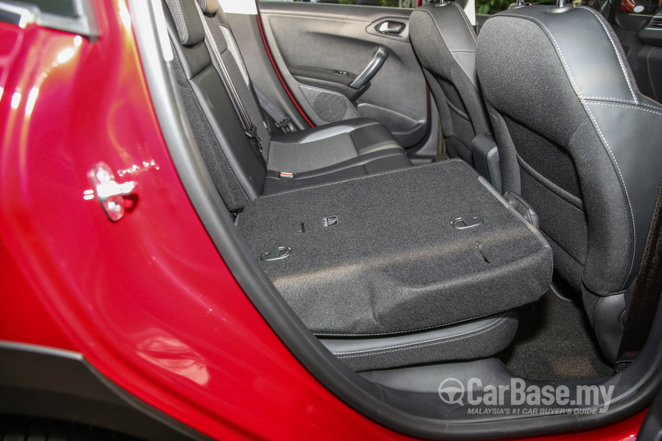 Peugeot 2008 A94 Facelift (2017) Interior