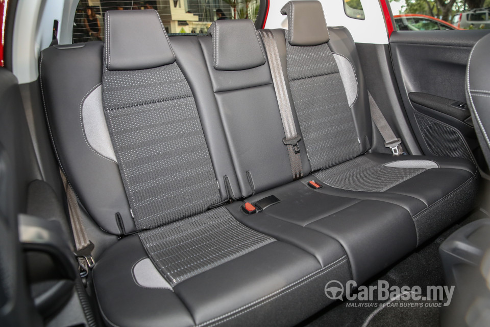 Peugeot 2008 A94 Facelift (2017) Interior
