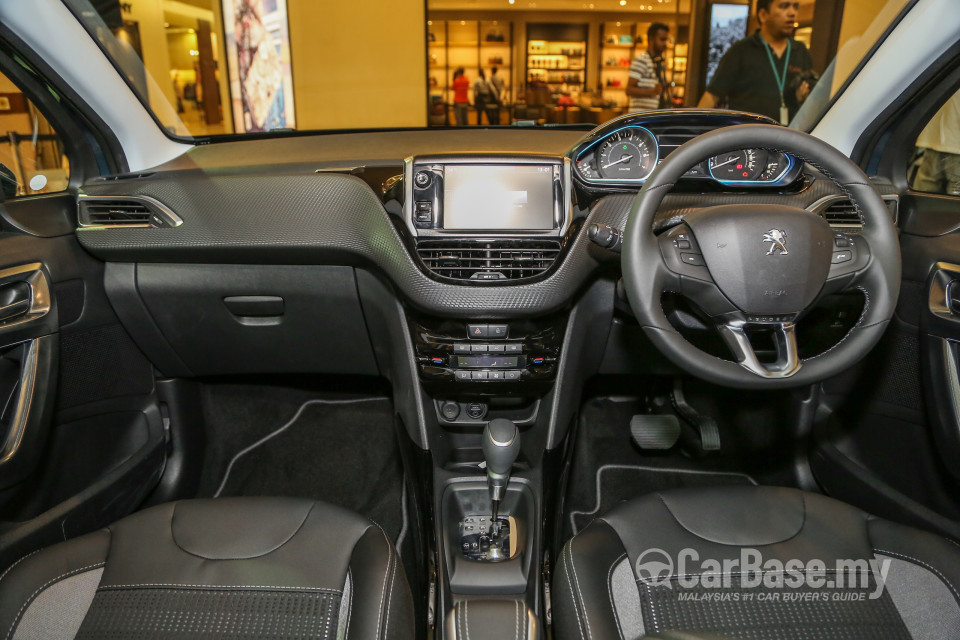 Peugeot 2008 A94 Facelift (2017) Interior