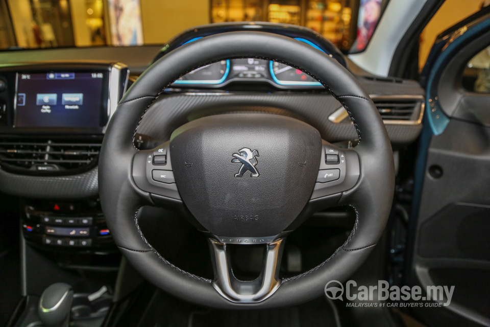 Peugeot 2008 A94 Facelift (2017) Interior