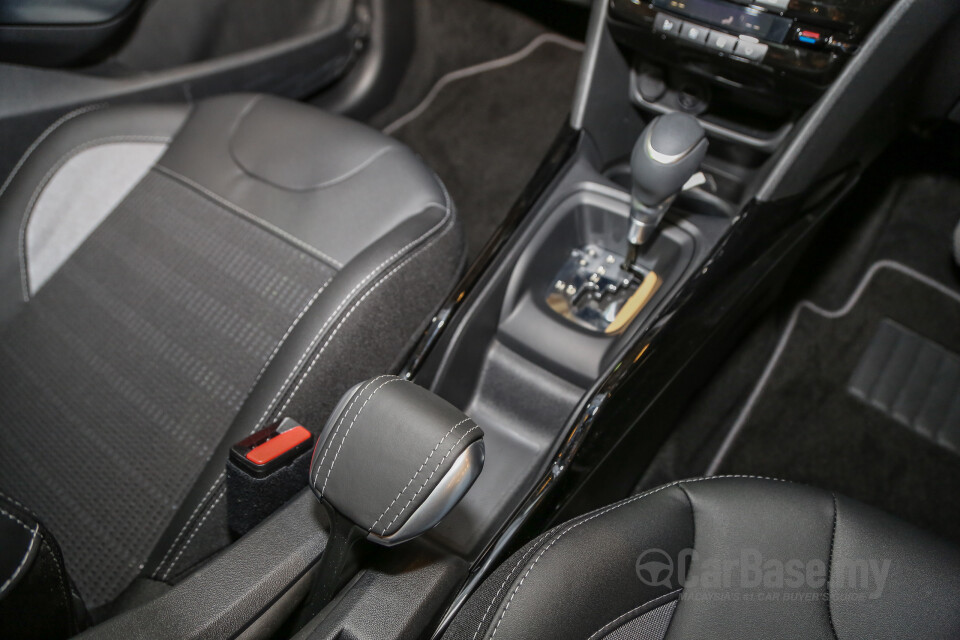 Nissan Navara D23 Facelift (2021) Interior