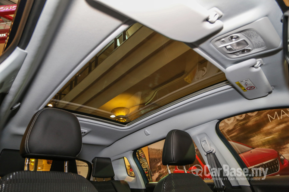 Peugeot 2008 A94 Facelift (2017) Interior