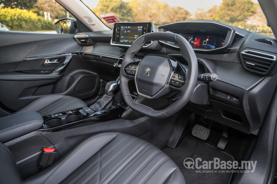 Peugeot 2008 P24 (2022) Interior