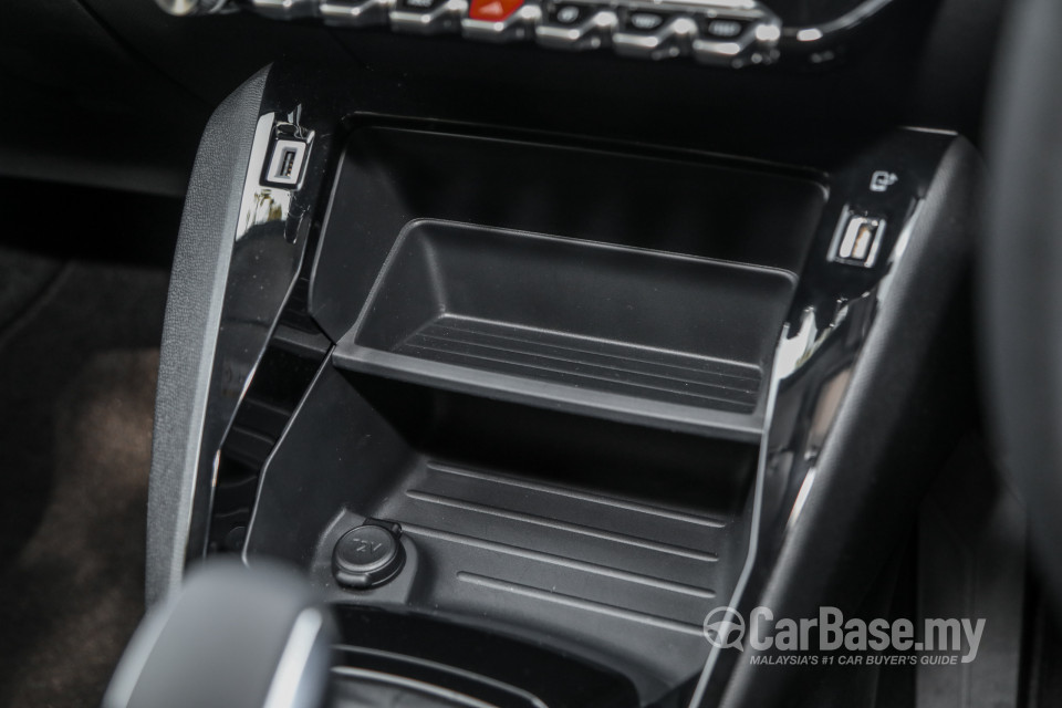 Peugeot 2008 P24 (2022) Interior