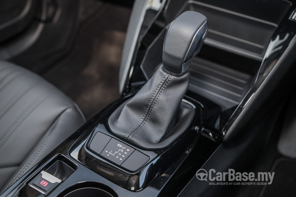 Peugeot 2008 P24 (2022) Interior